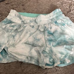 🍋🍋 Lululemon hotty hot shorts